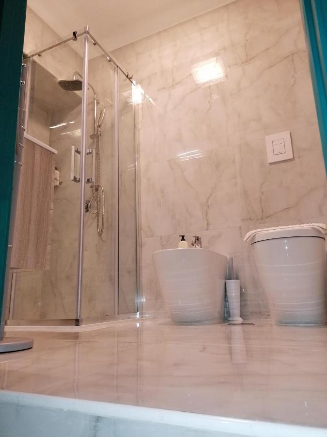 Casacasetta Suite Appartamento Indipendente Таранто Экстерьер фото