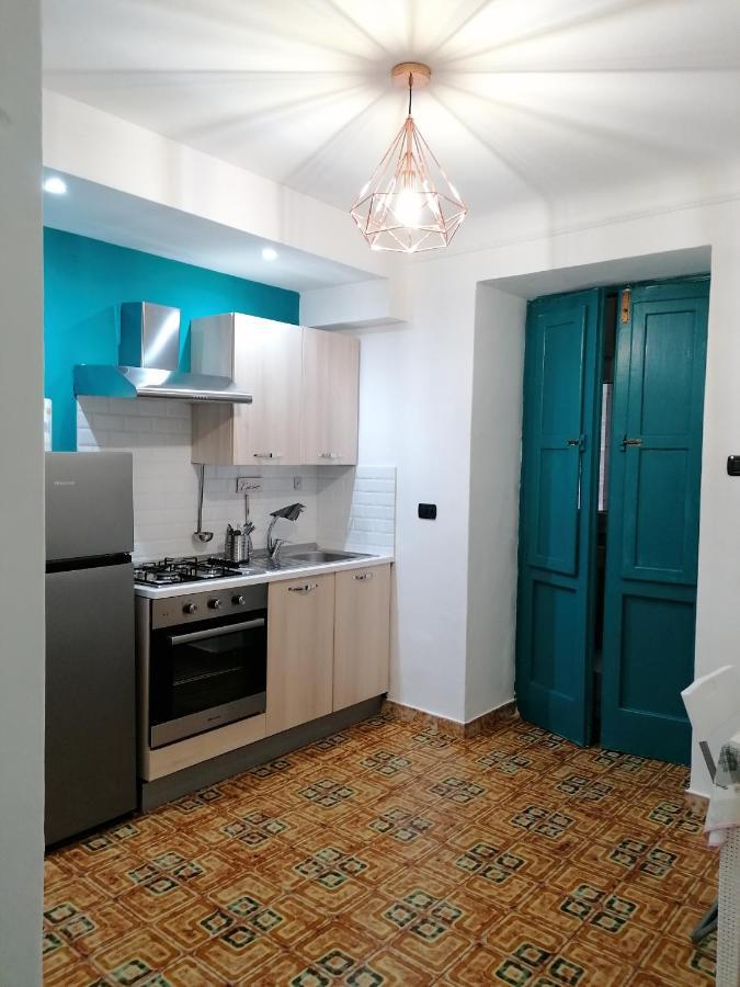 Casacasetta Suite Appartamento Indipendente Таранто Экстерьер фото